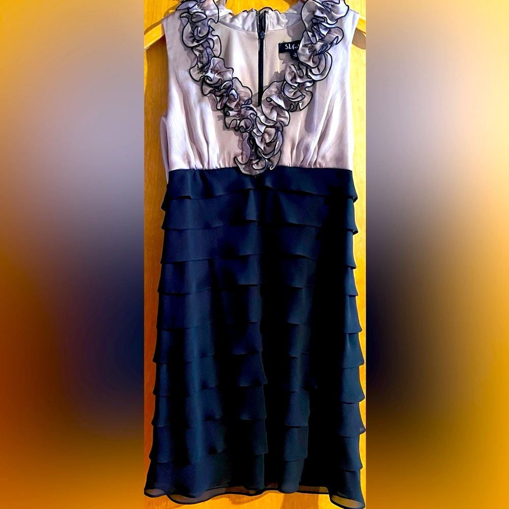 ❤️EXCELLENT CONDITION Evening sleeveless dress/gown❤️women’s size 12,tan/black❤️